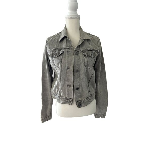 GAP Women’s Gray Denim Jacket Size Small - Picture 1 of 3
